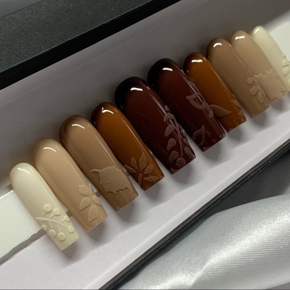 Long Square Gradient Embossed Minimalist Custom Luxury Press Ons - Picture 3 of 4